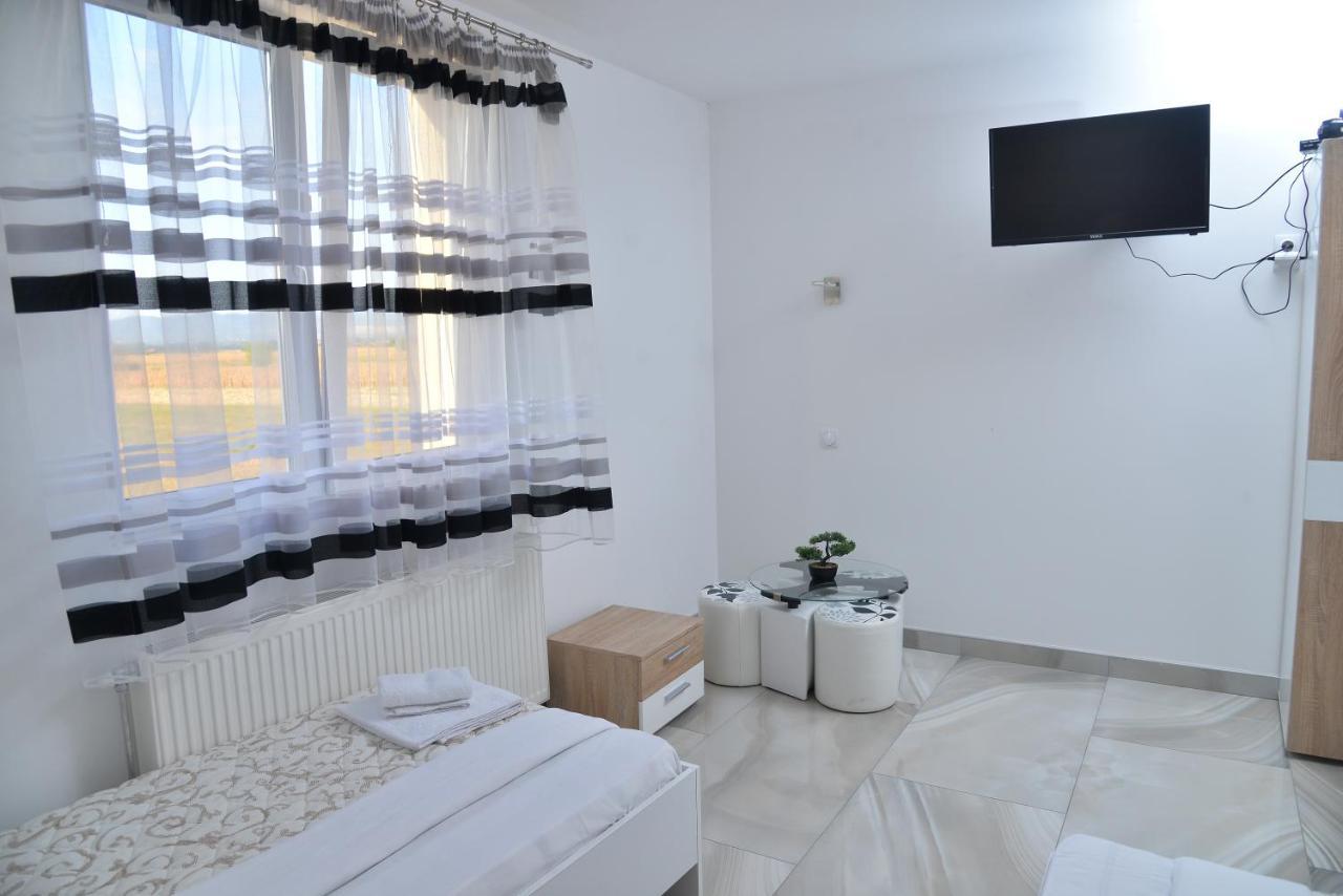 Mesecev Konak Bed & Breakfast Ni Exterior foto