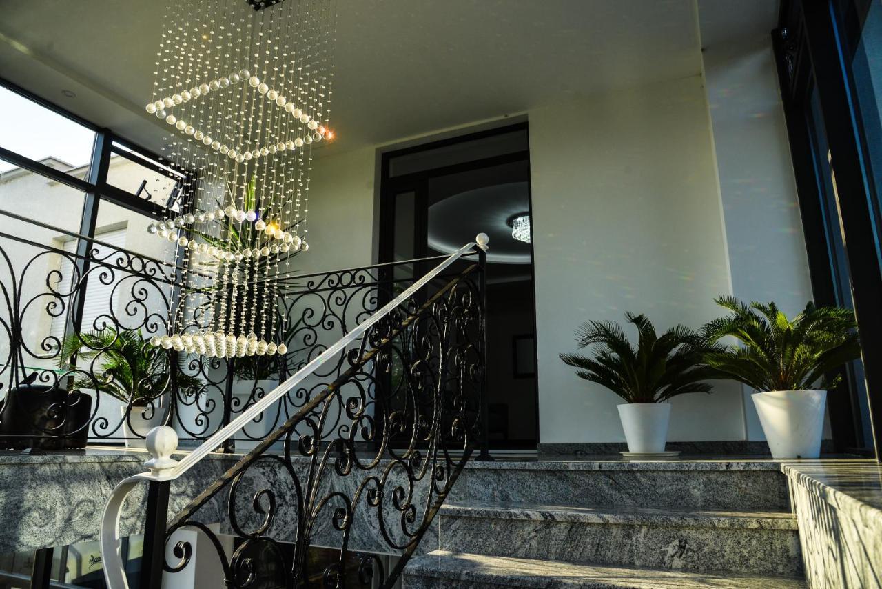 Mesecev Konak Bed & Breakfast Ni Exterior foto