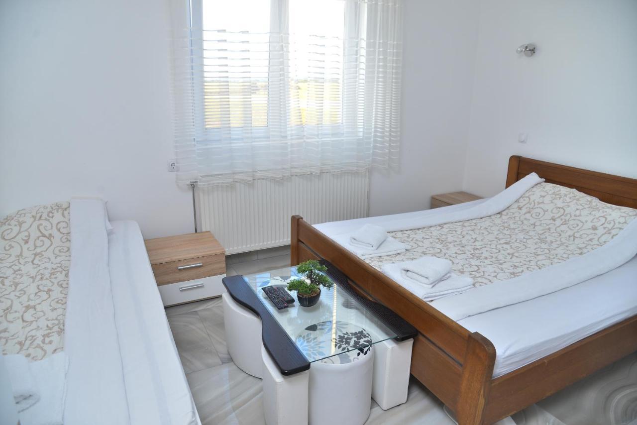 Mesecev Konak Bed & Breakfast Ni Exterior foto